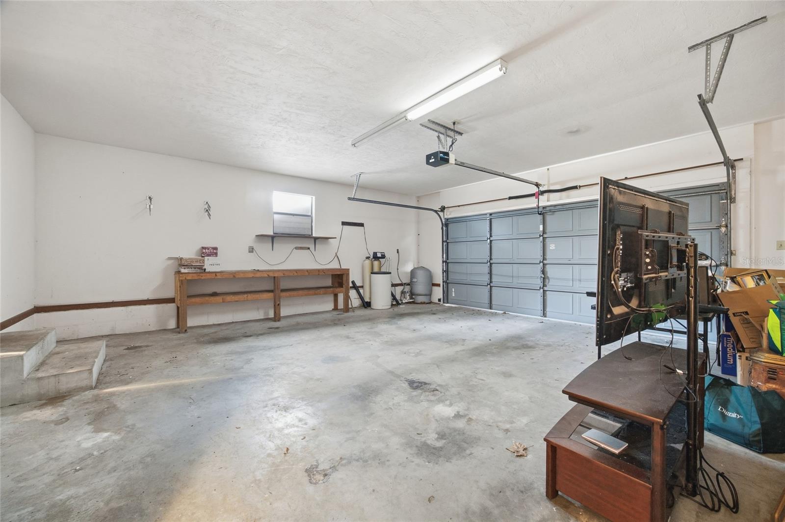 Image 25 of 41 For 3899 Riverside Drive