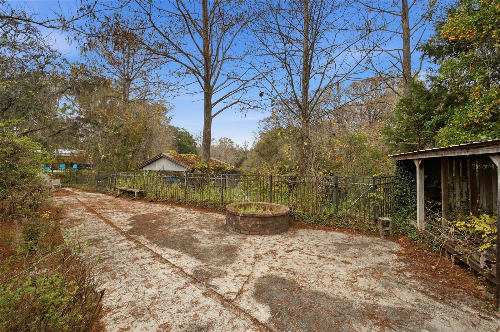 Image 30 of 41 For 3899 Riverside Drive