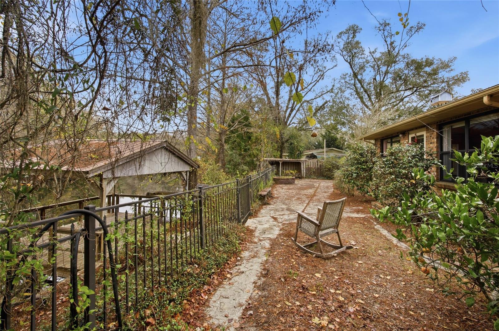 Image 35 of 41 For 3899 Riverside Drive