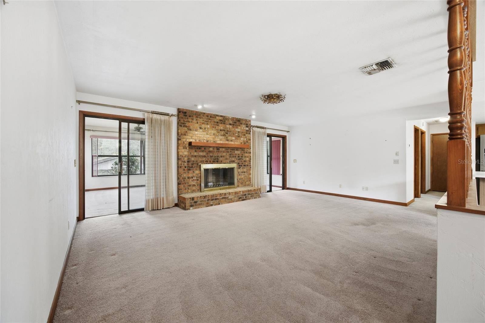 Image 7 of 41 For 3899 Riverside Drive