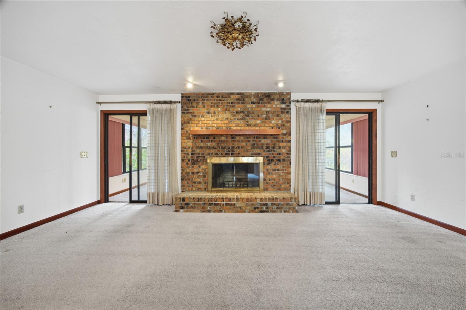 Image 8 of 41 For 3899 Riverside Drive