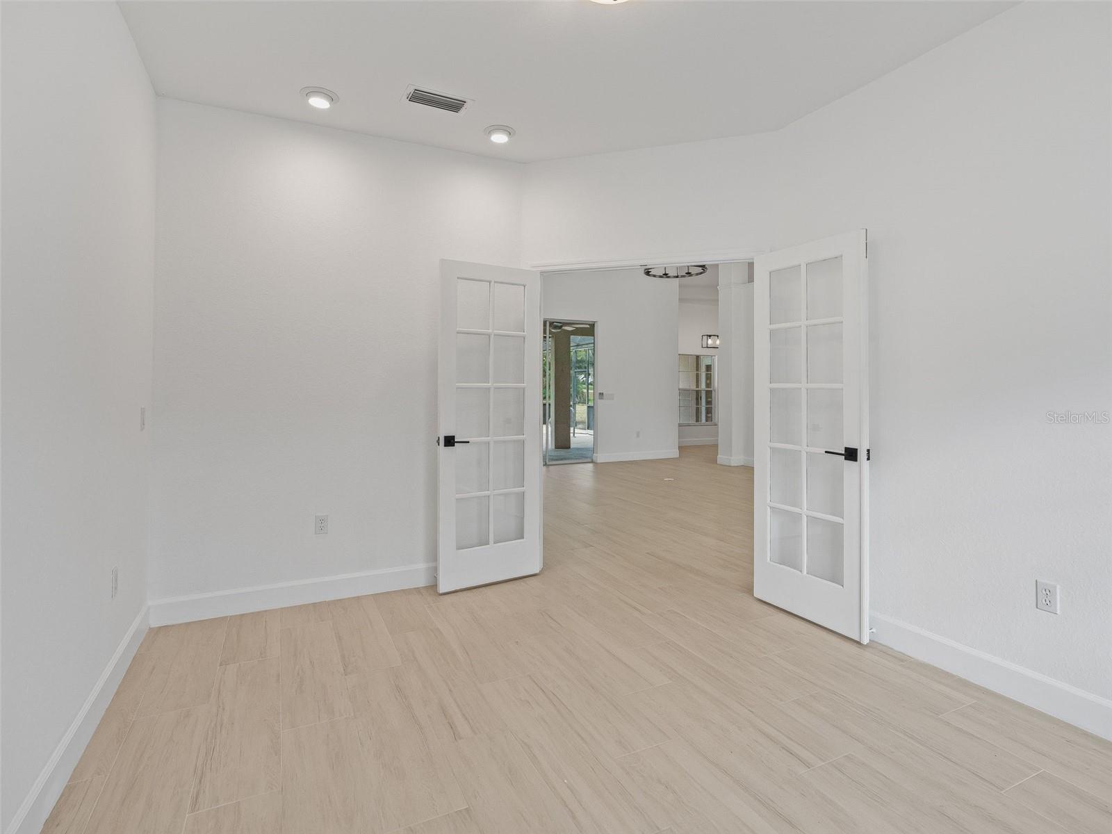 Image 10 of 51 For 4536 76th Court