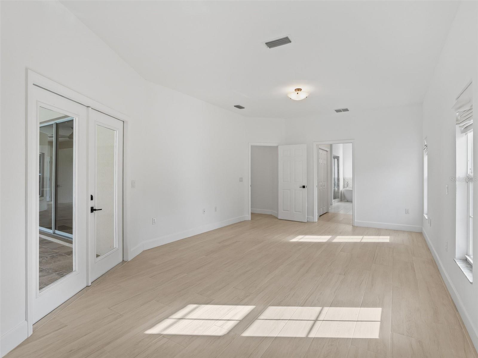 Image 19 of 51 For 4536 76th Court