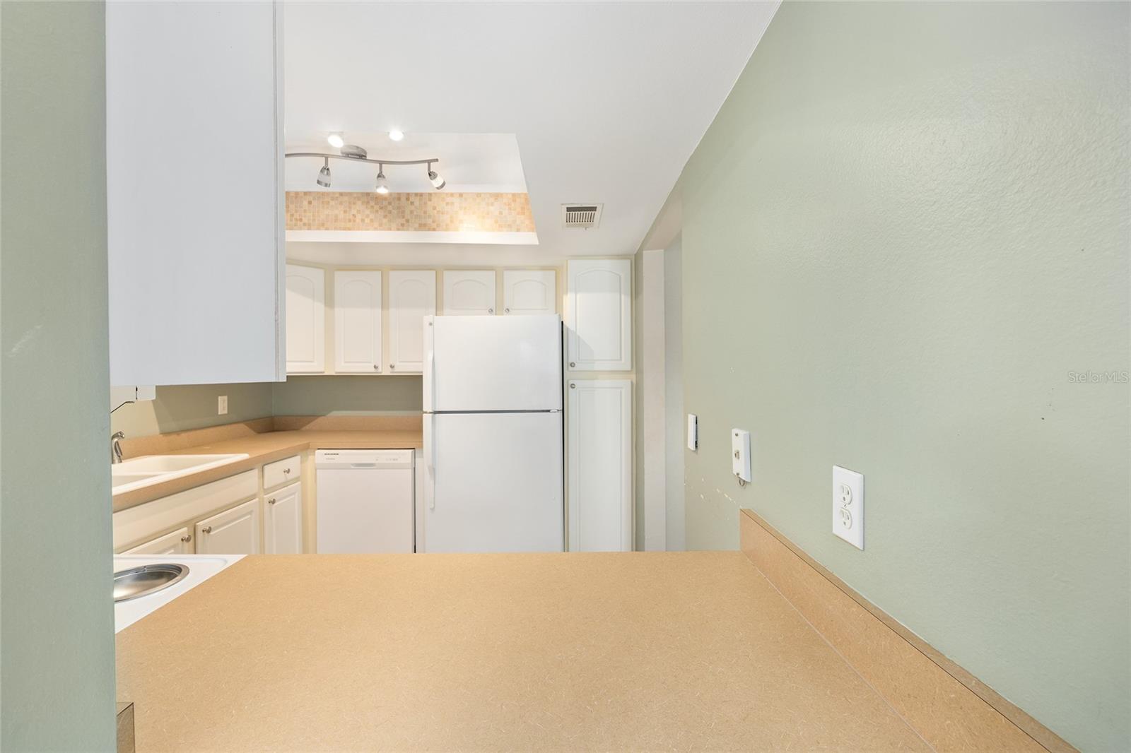 Image 11 of 51 For 584 Midway Drive A