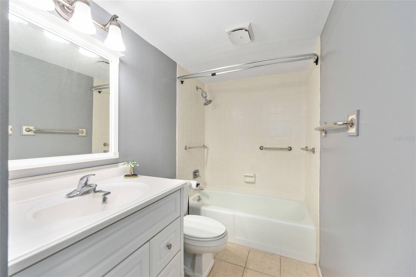 Image 18 of 51 For 584 Midway Drive A