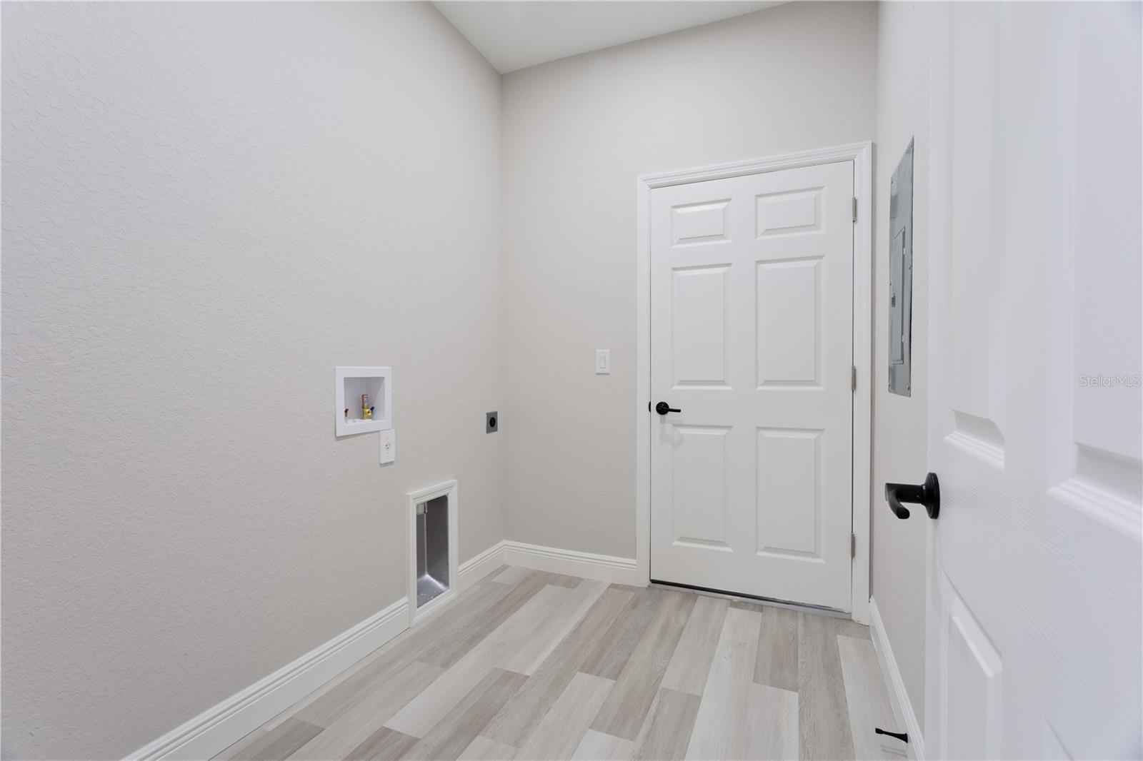 Image 11 of 28 For 8 Pine Trace Court