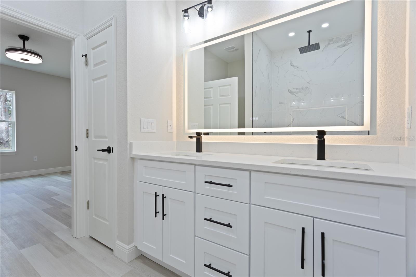 Image 18 of 28 For 8 Pine Trace Court