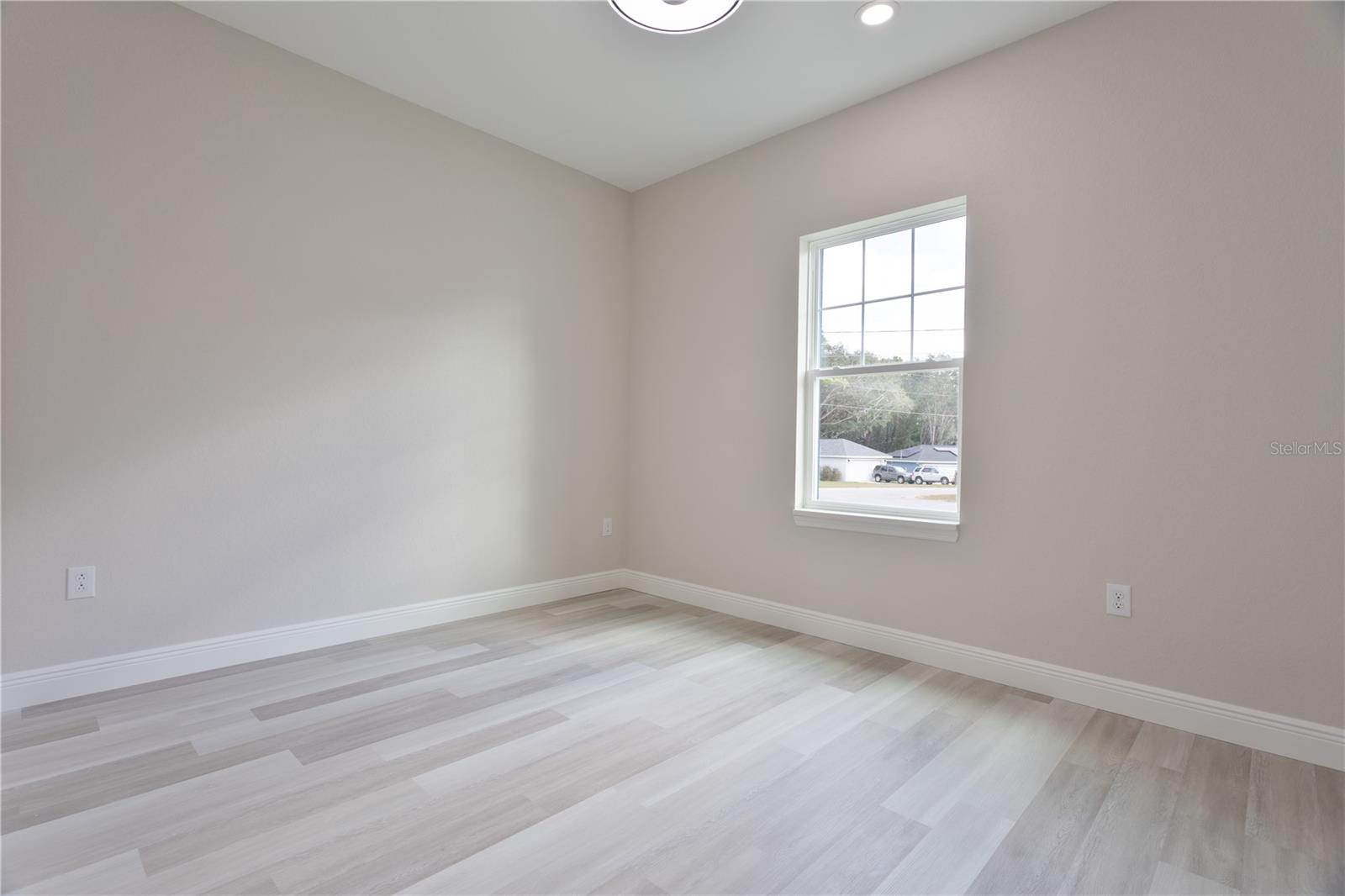 Image 25 of 28 For 8 Pine Trace Court