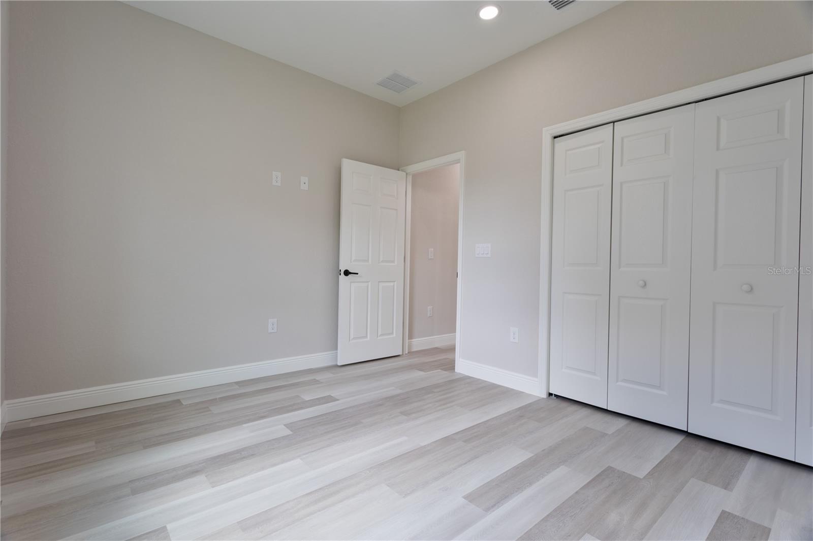 Image 26 of 28 For 8 Pine Trace Court