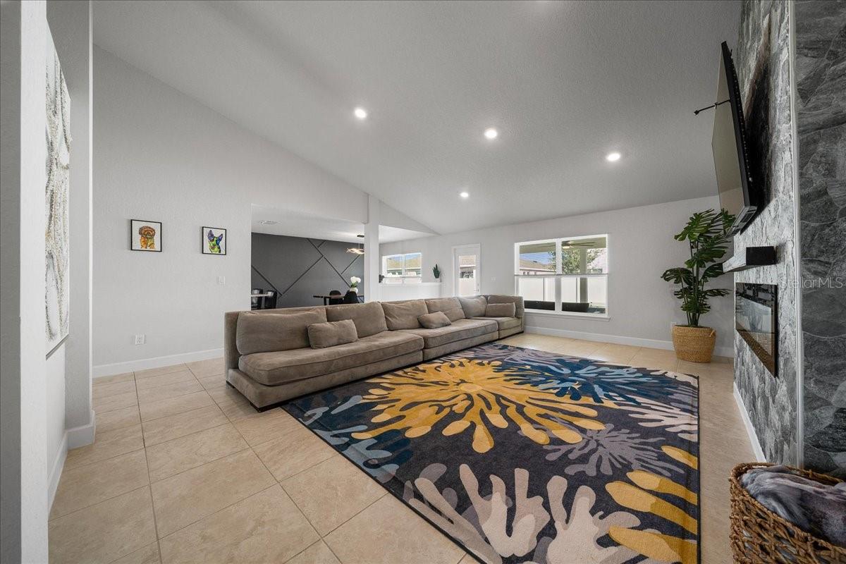 Image 11 of 74 For 8291 59th Terrace