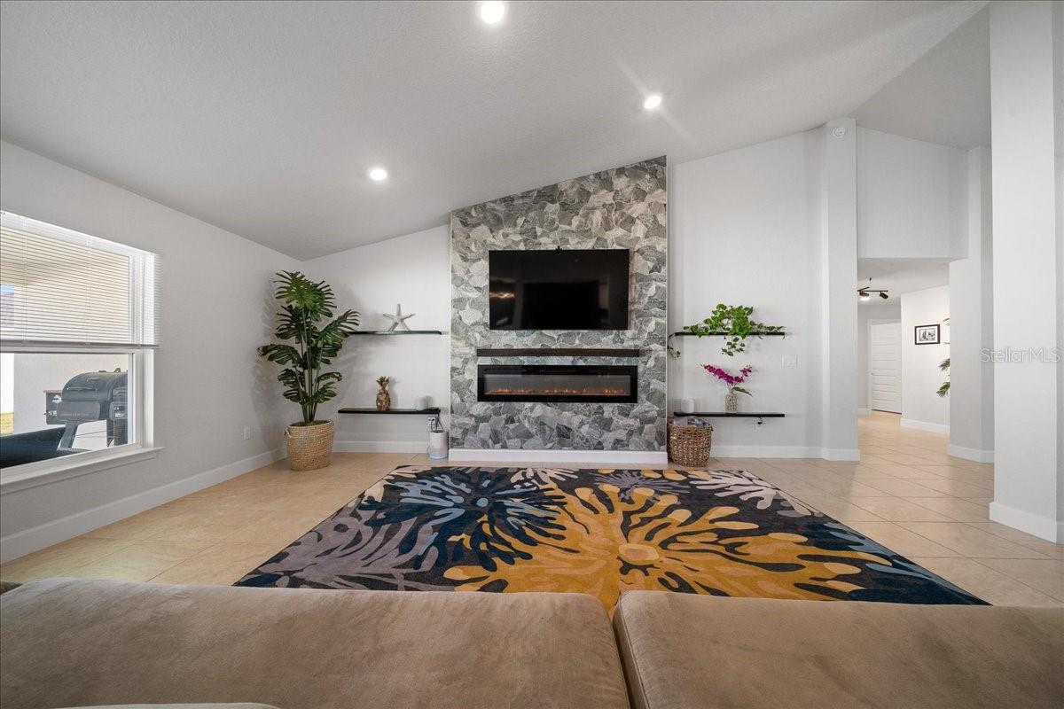 Image 18 of 74 For 8291 59th Terrace