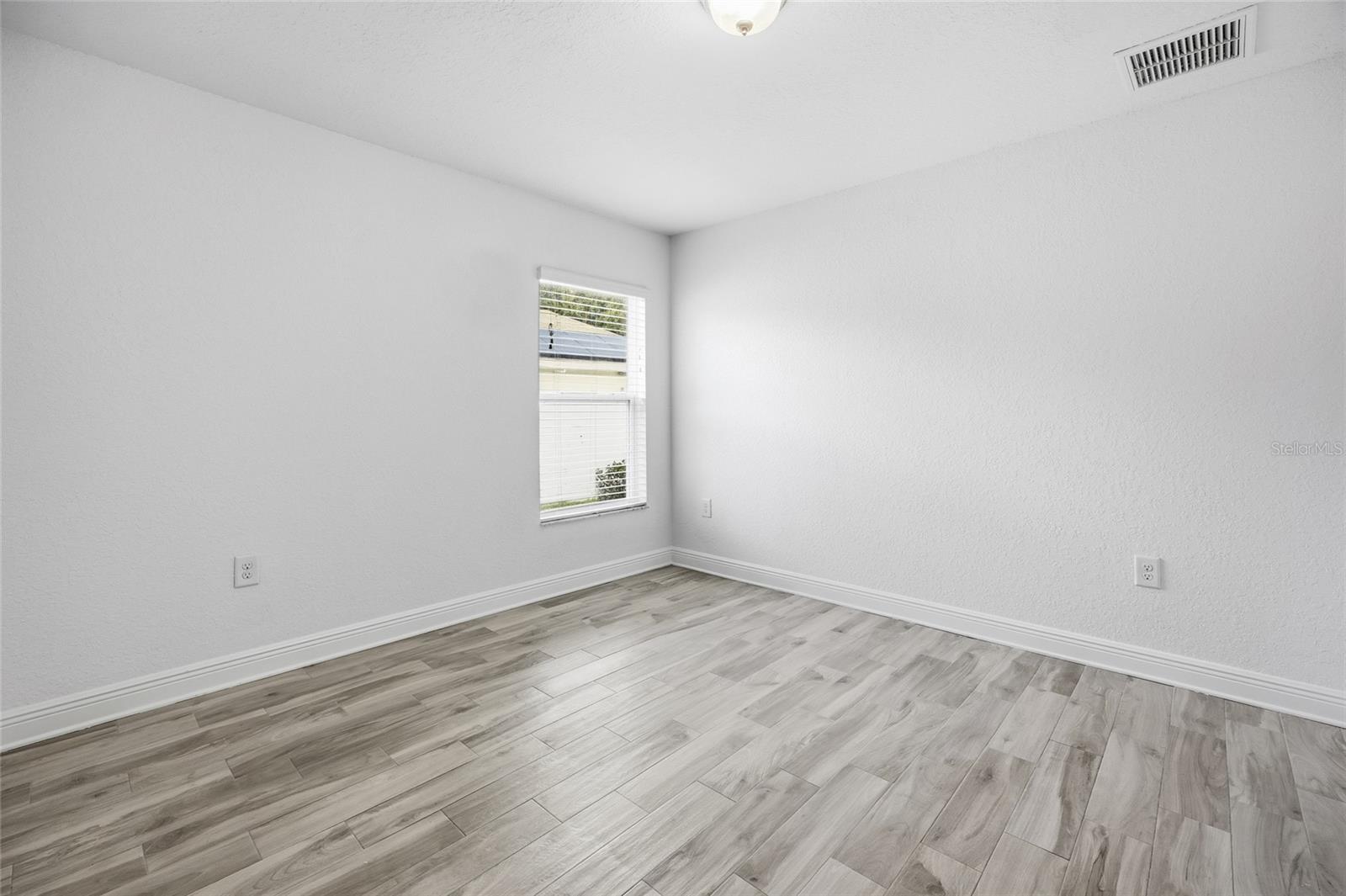 Image 26 of 41 For 4863 63rd Street