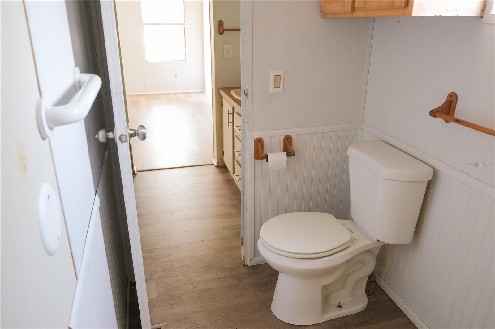 Image 15 of 46 For 5143 Knobhill Terrace