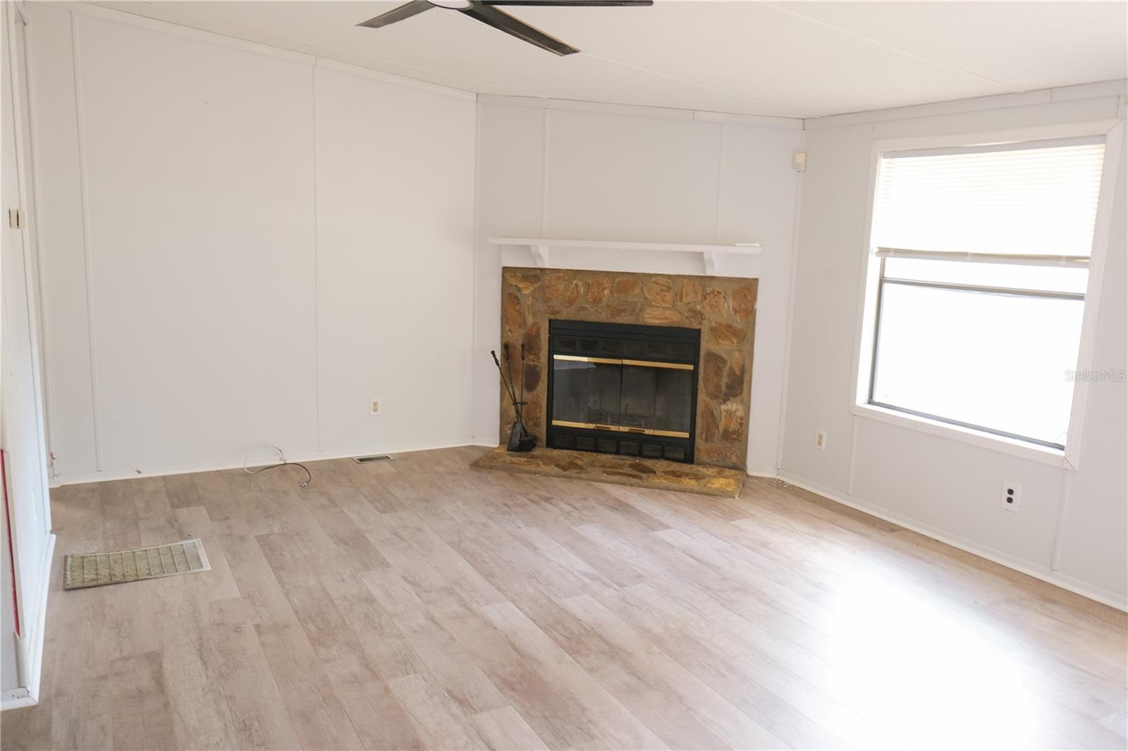 Image 16 of 46 For 5143 Knobhill Terrace