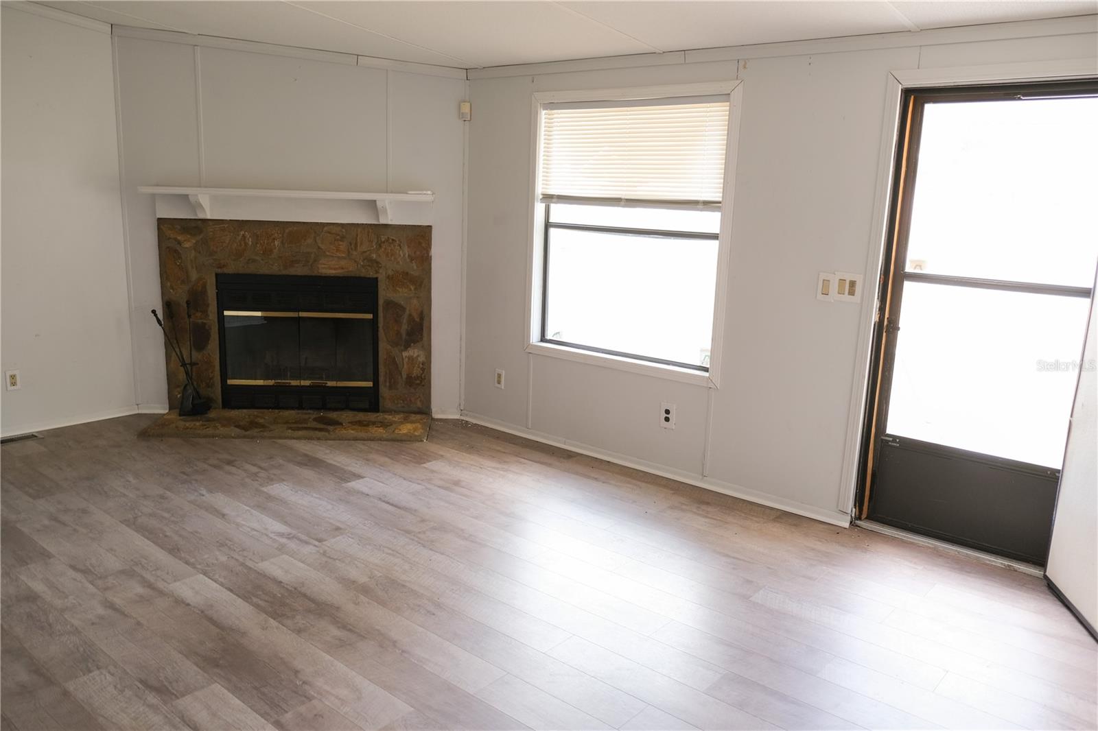 Image 17 of 46 For 5143 Knobhill Terrace