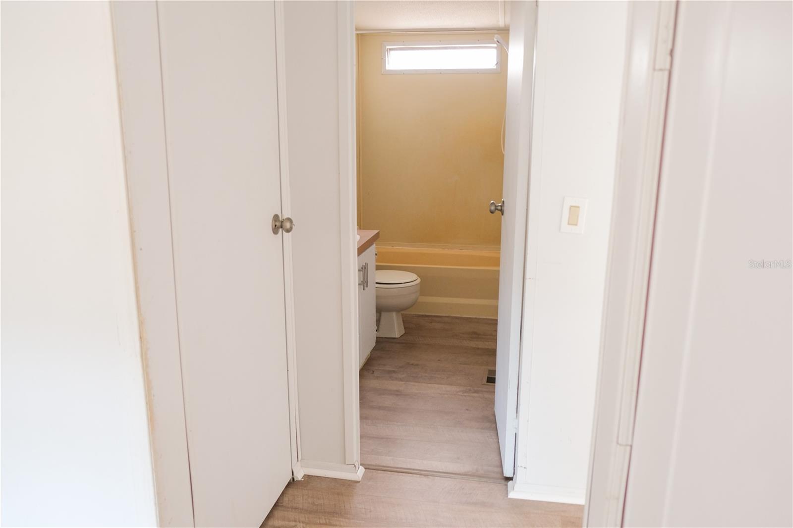 Image 19 of 46 For 5143 Knobhill Terrace