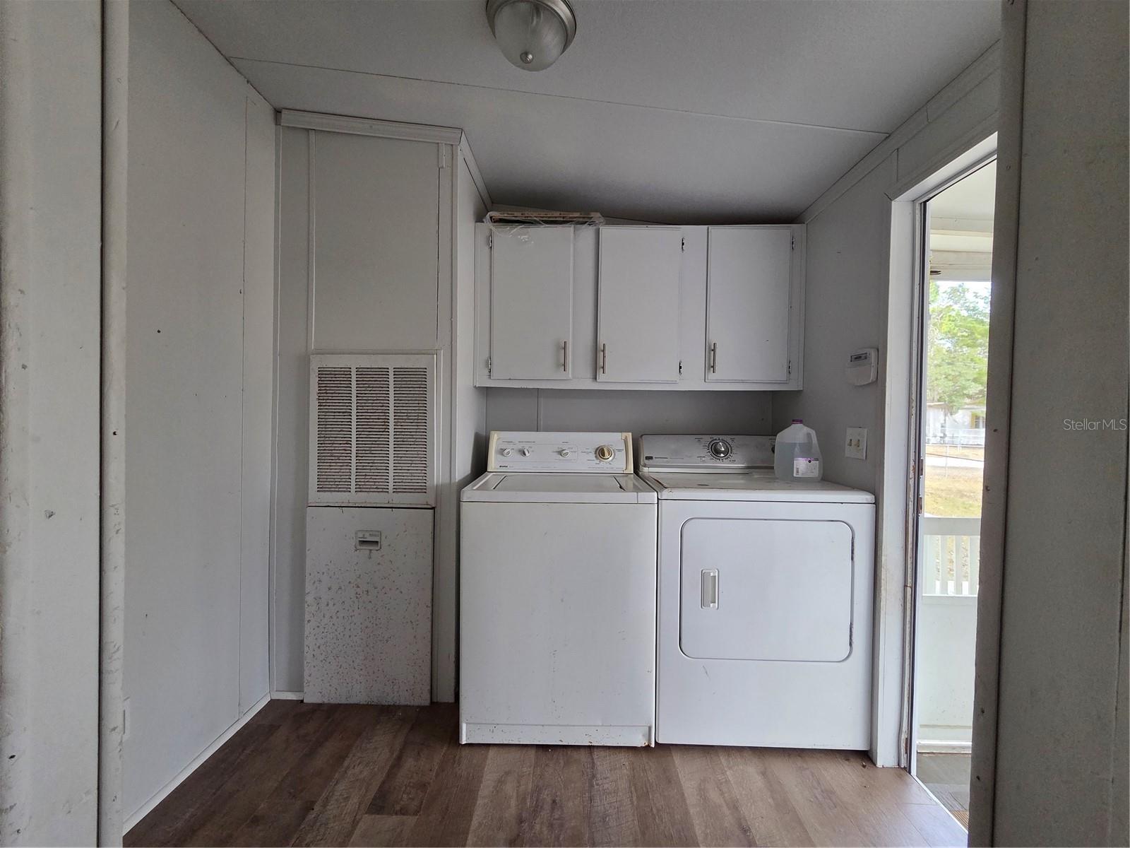 Image 6 of 46 For 5143 Knobhill Terrace