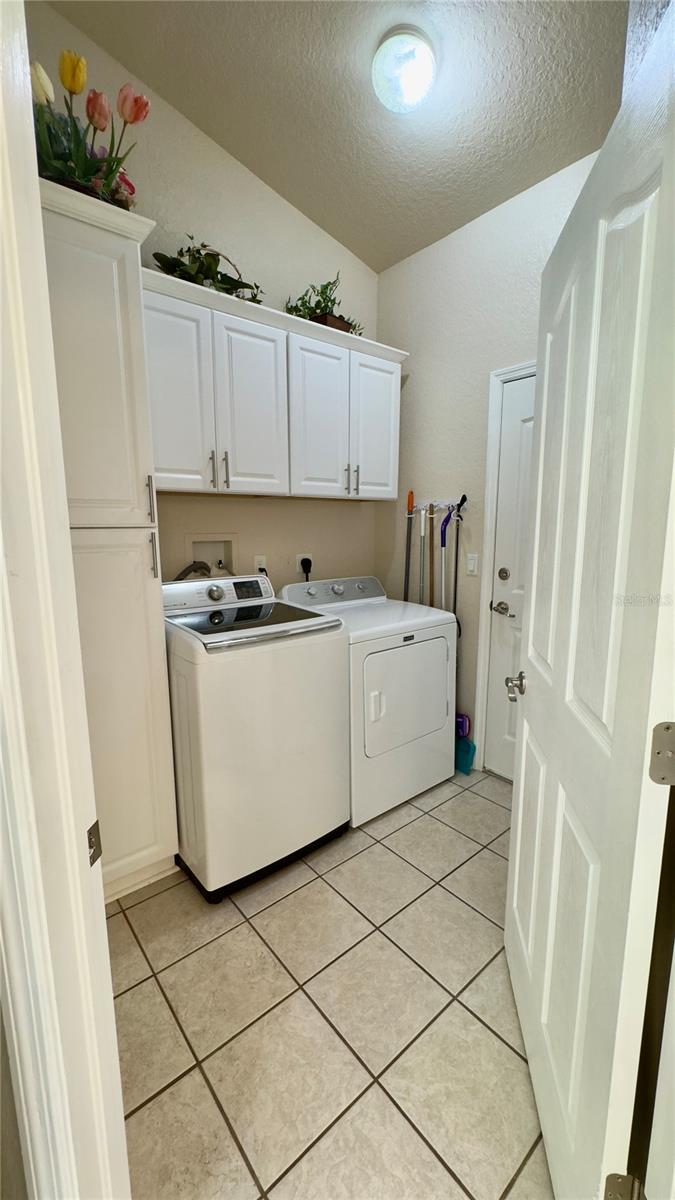 Image 12 of 34 For 5807 Bridle Terrace