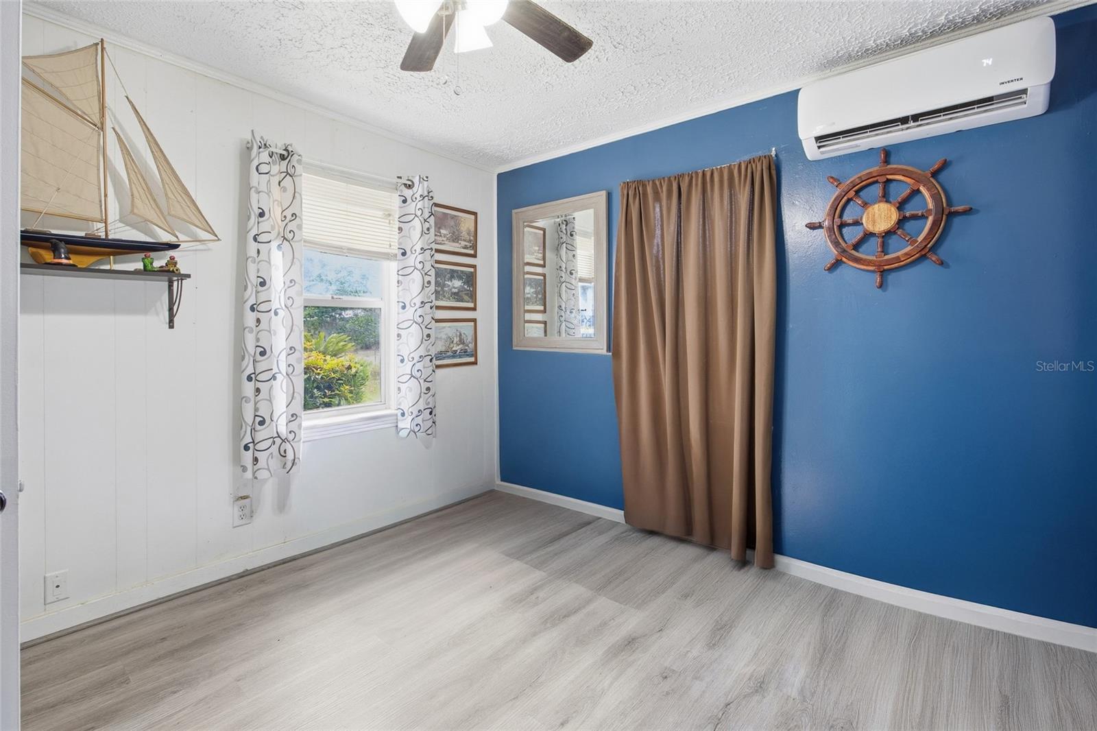 Listing photo id 12 for 5403 Tangelo Lane