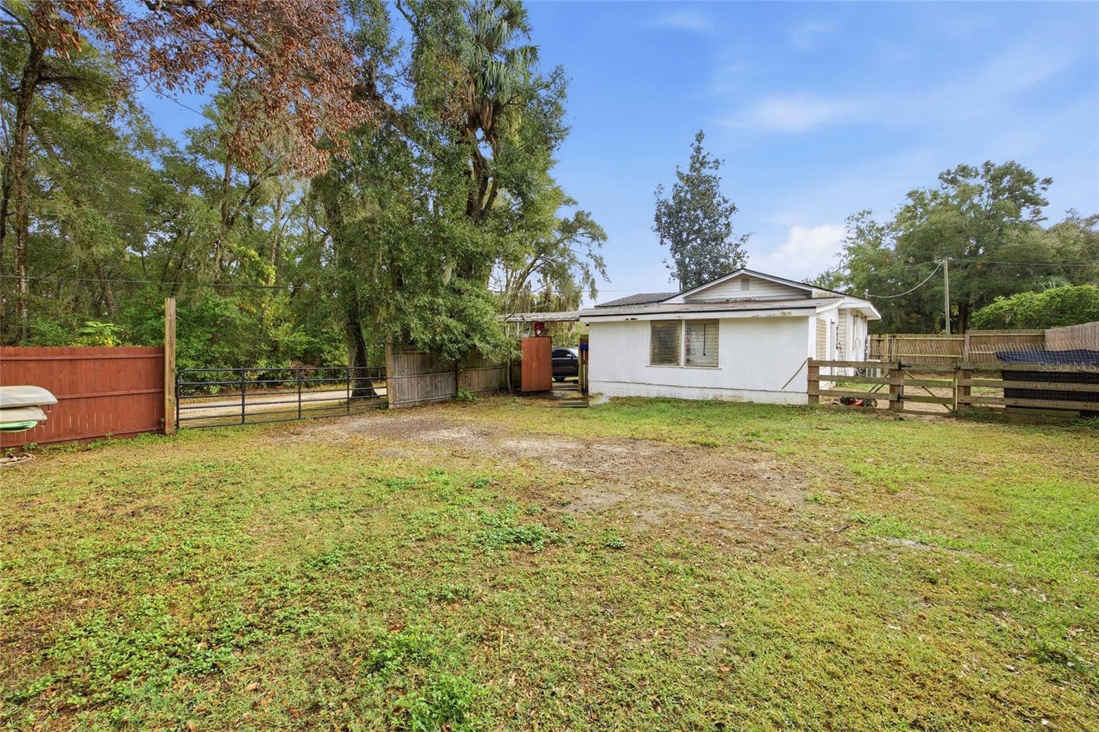 Listing photo id 21 for 5403 Tangelo Lane