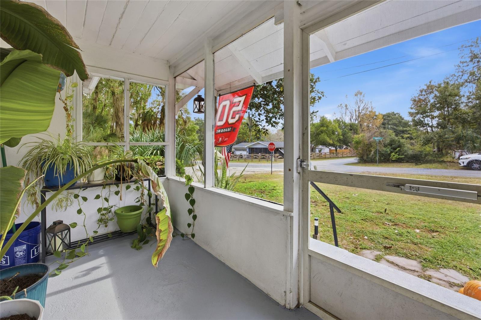 Listing photo id 2 for 5403 Tangelo Lane