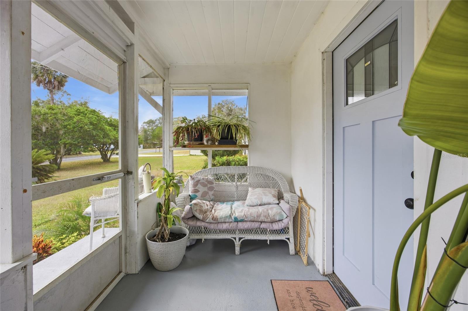 Listing photo id 3 for 5403 Tangelo Lane