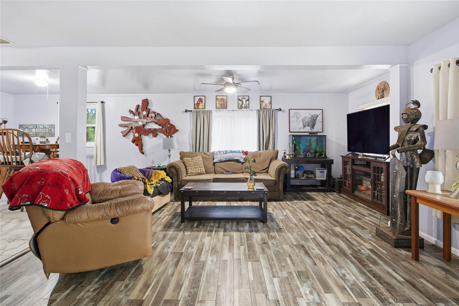 Listing photo id 5 for 5403 Tangelo Lane