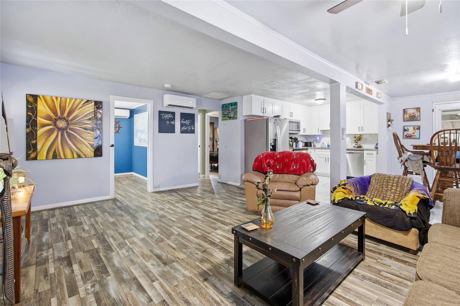 Listing photo id 6 for 5403 Tangelo Lane