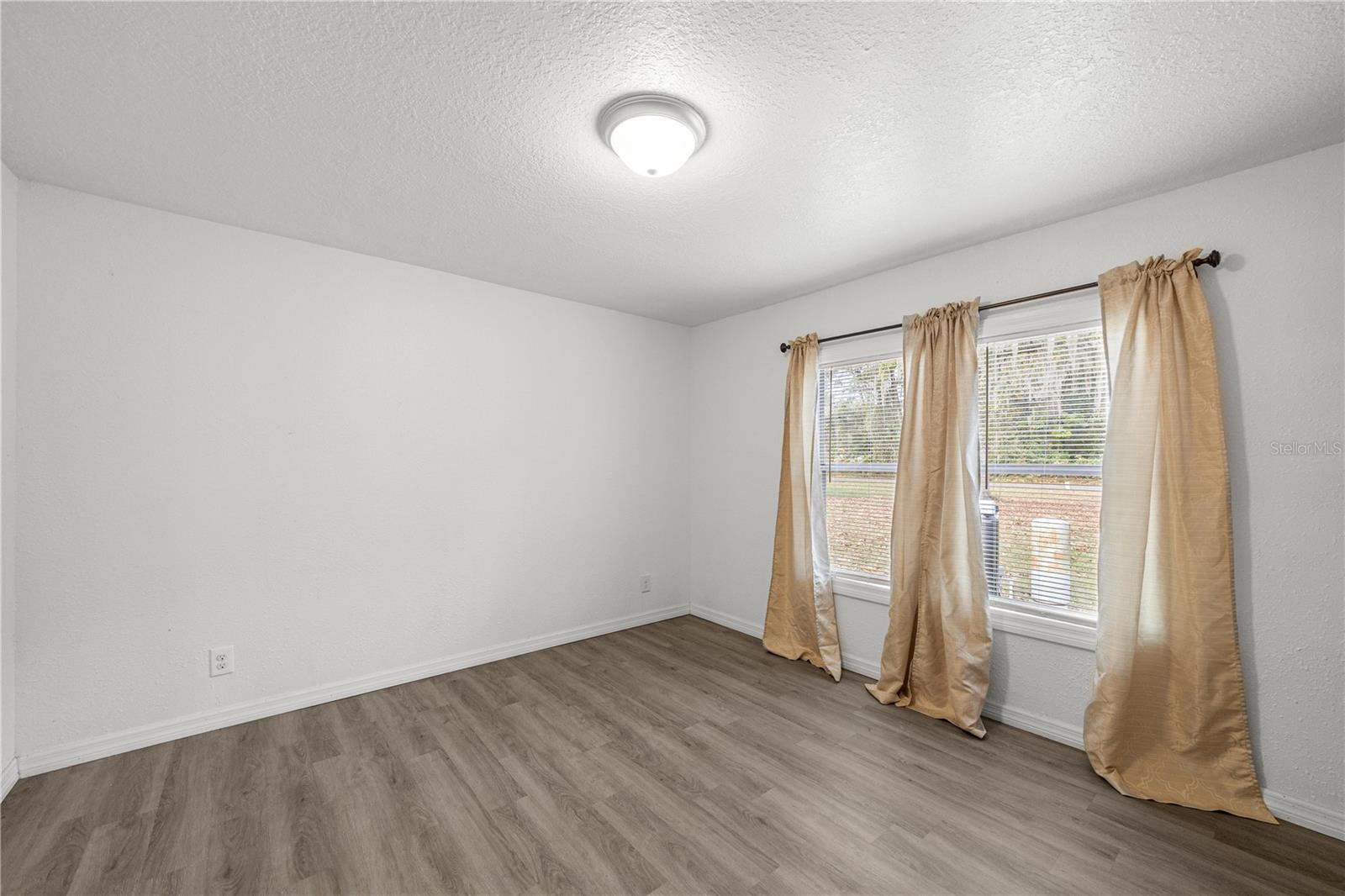 Image 12 of 34 For 17196 36th Court