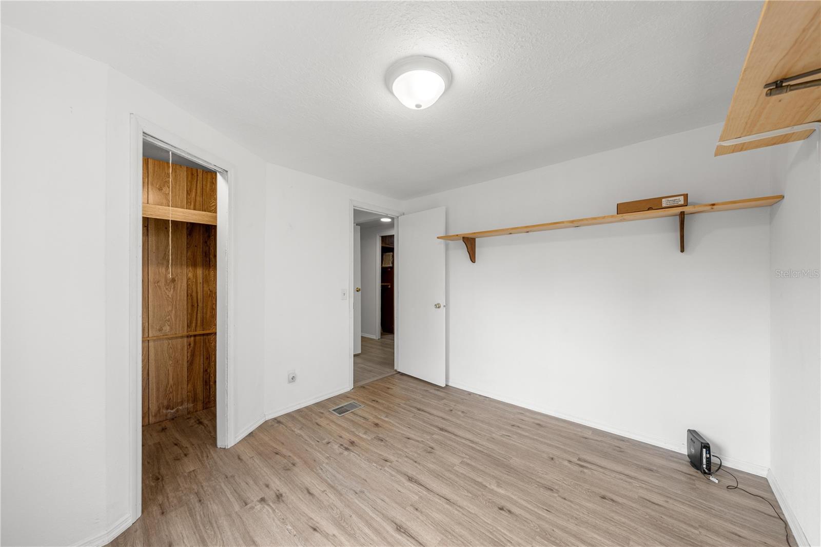 Image 19 of 34 For 17196 36th Court