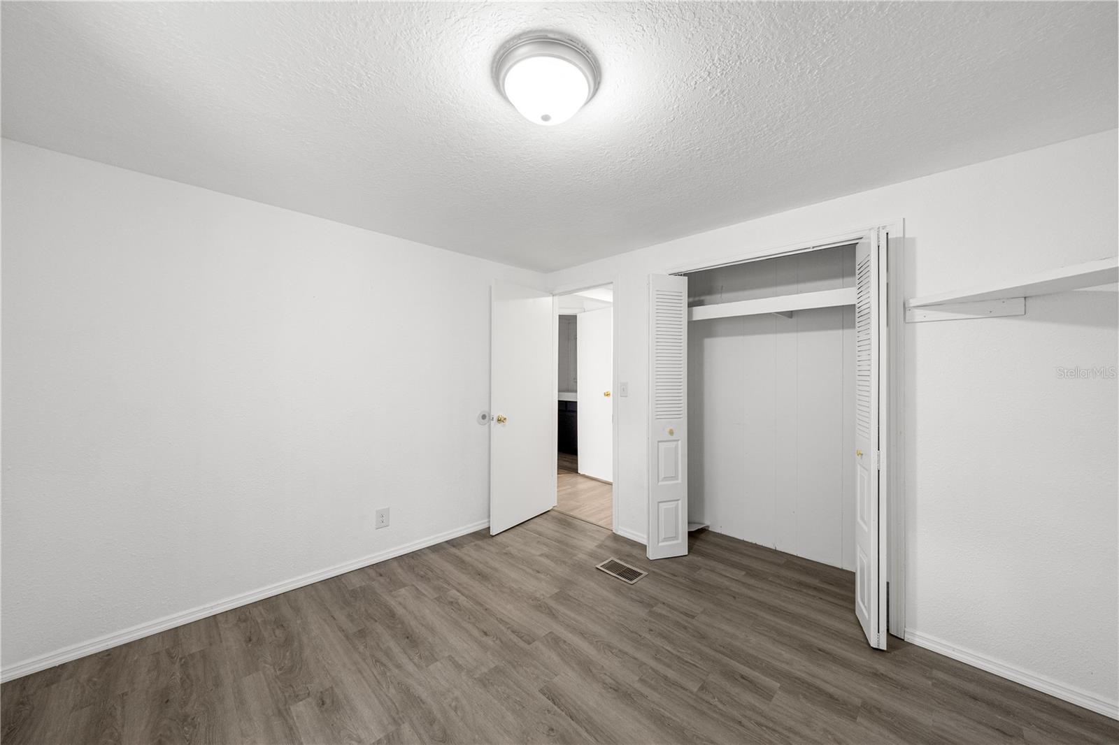 Image 21 of 34 For 17196 36th Court