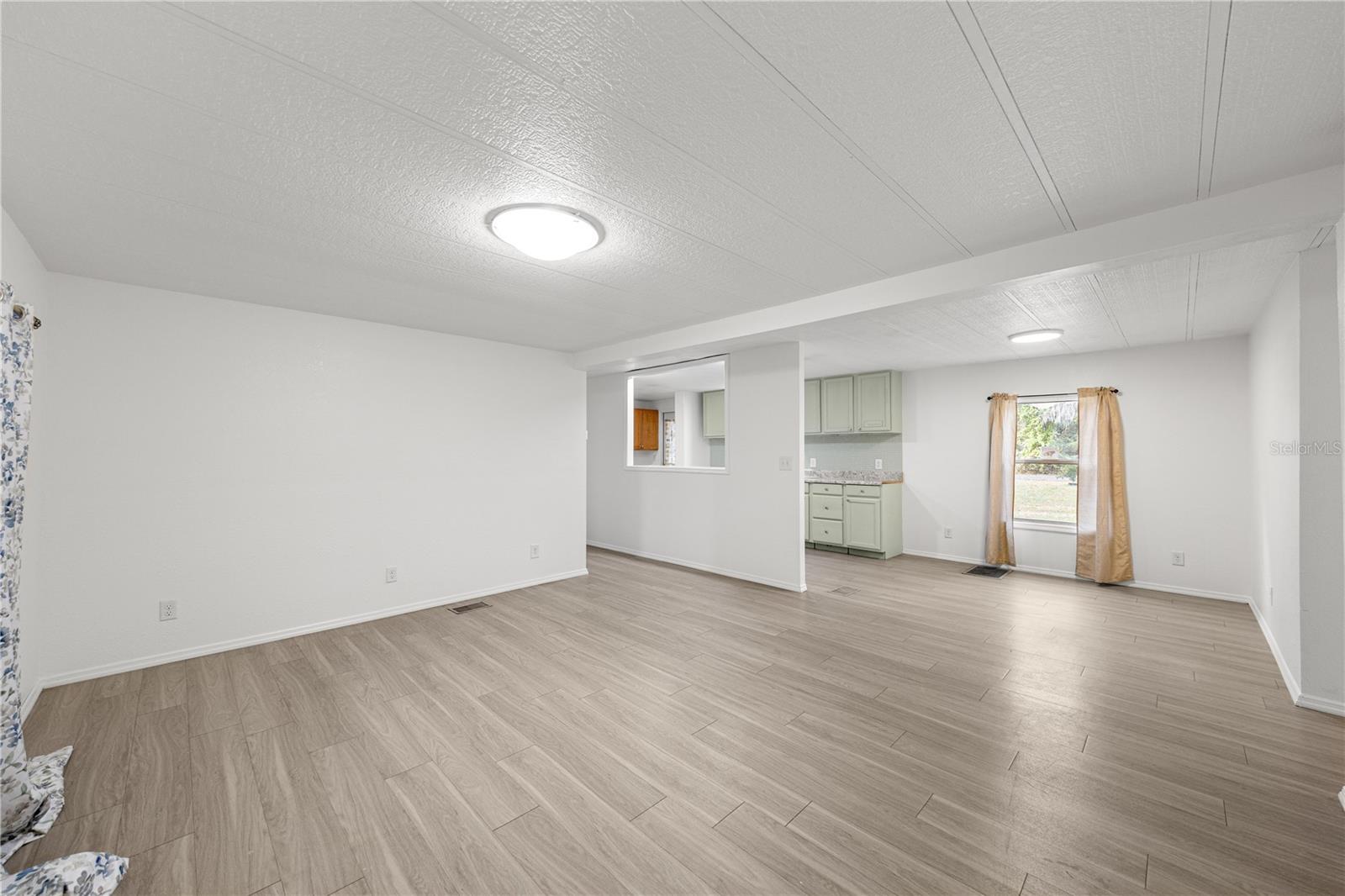 Image 6 of 34 For 17196 36th Court