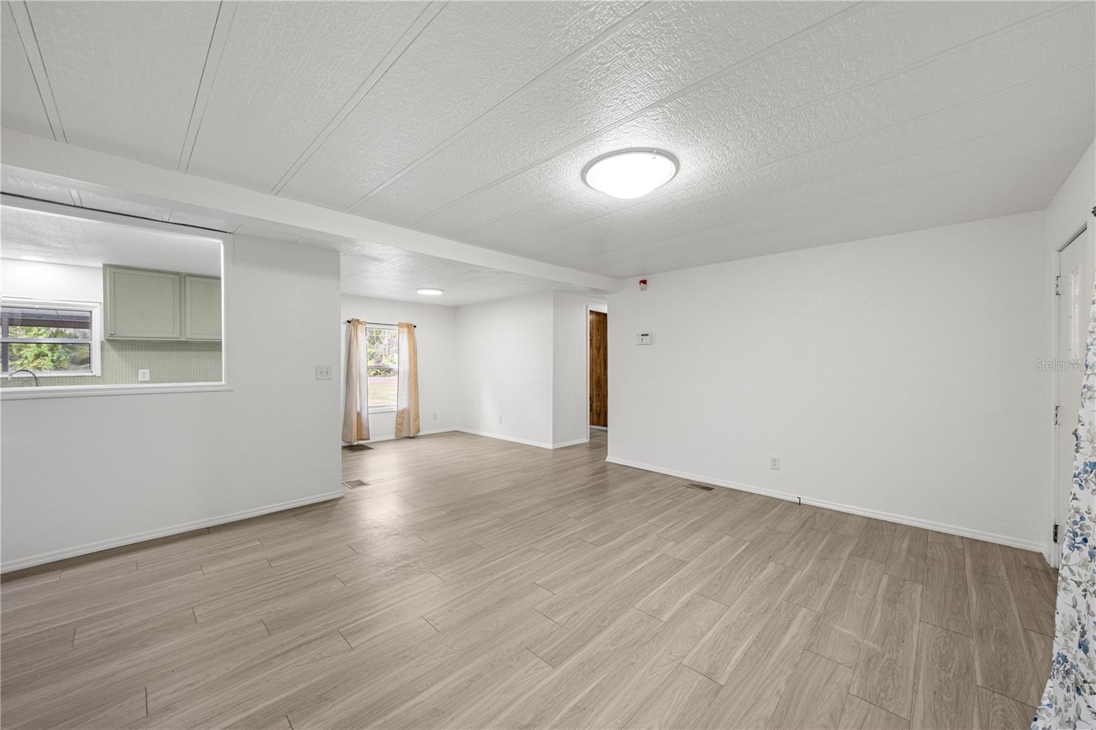 Image 7 of 34 For 17196 36th Court