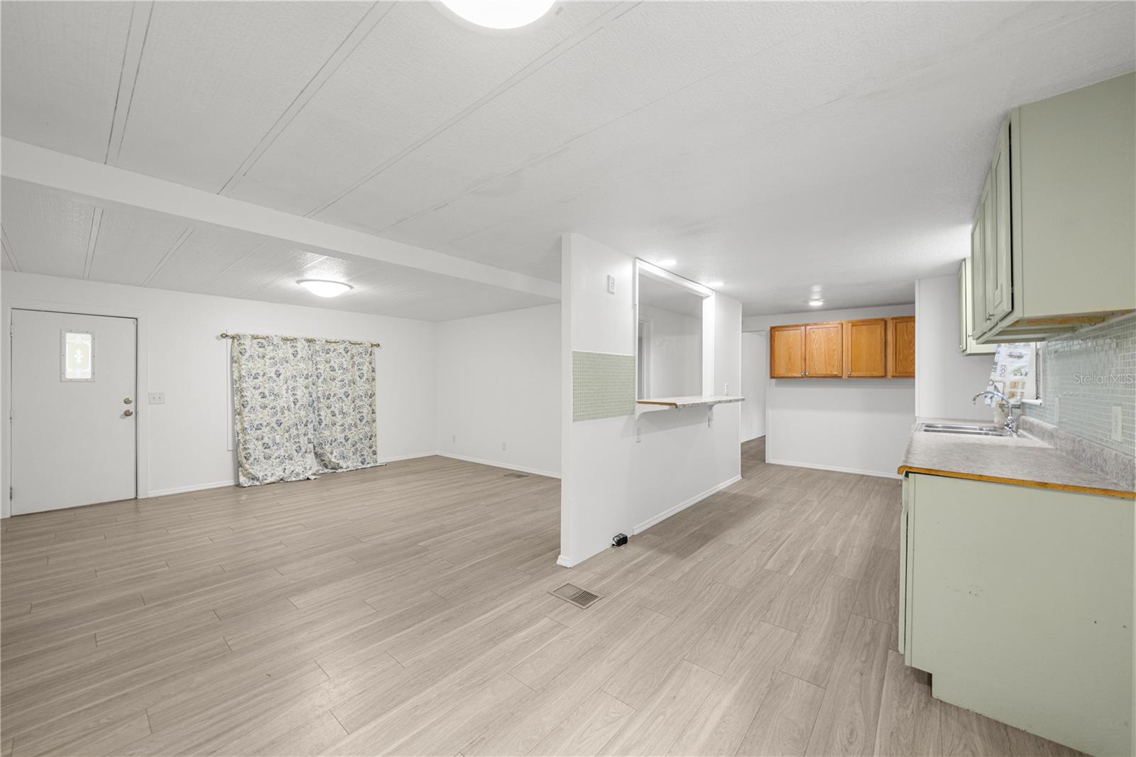 Image 9 of 34 For 17196 36th Court