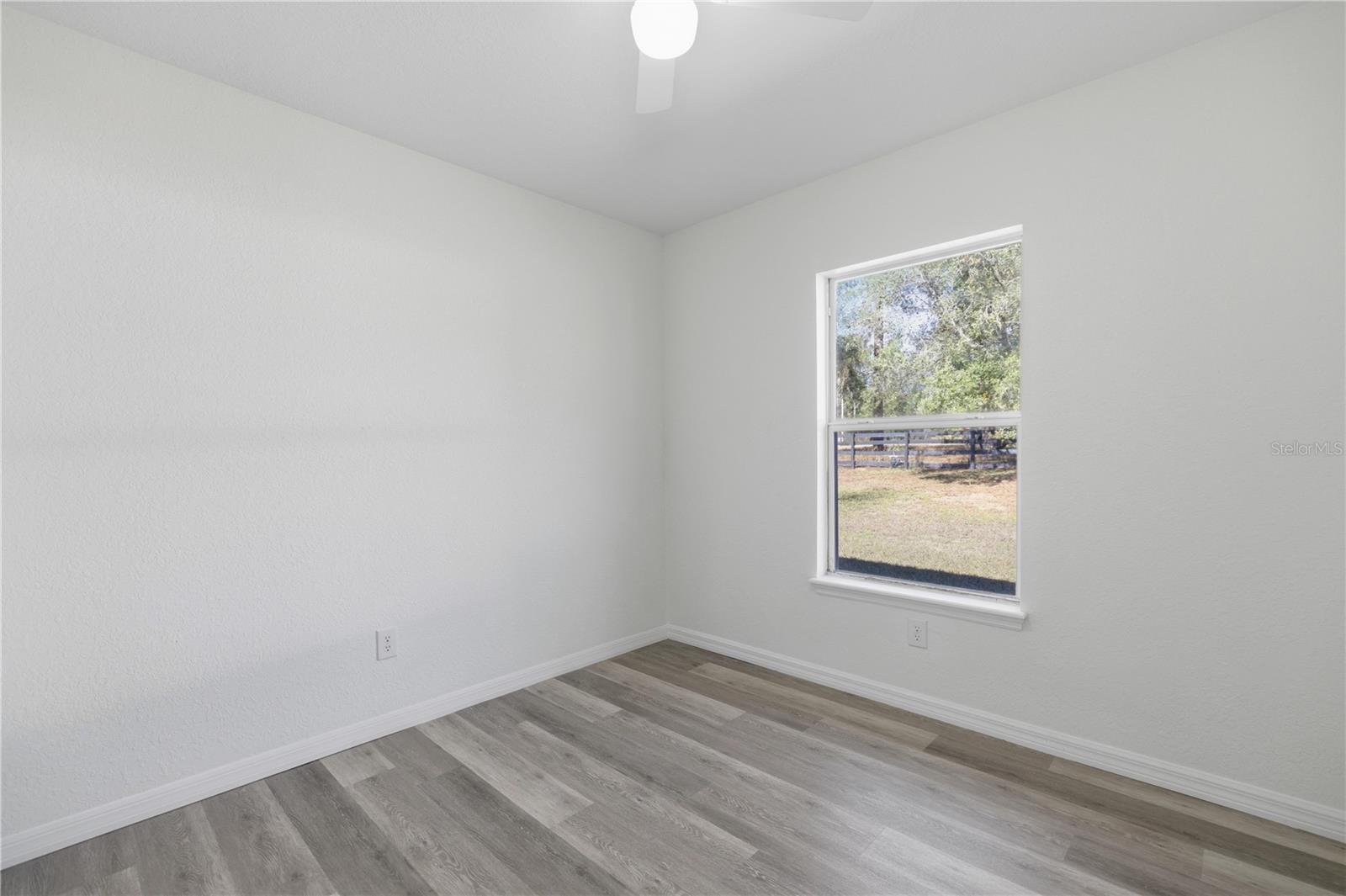 Image 16 of 34 For 5705 136th Avenue