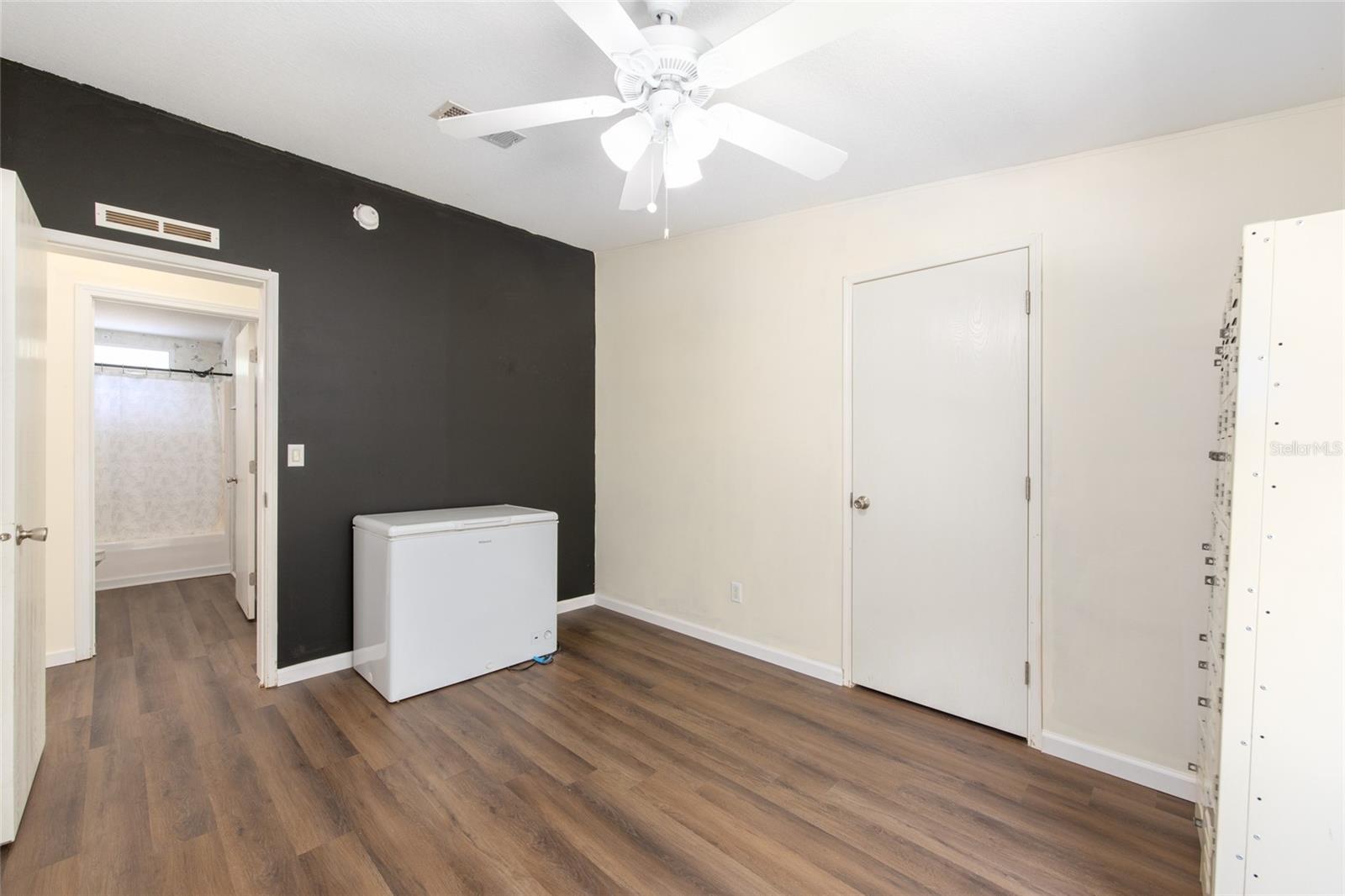 Image 26 of 49 For 10220 Pamondeho Circle