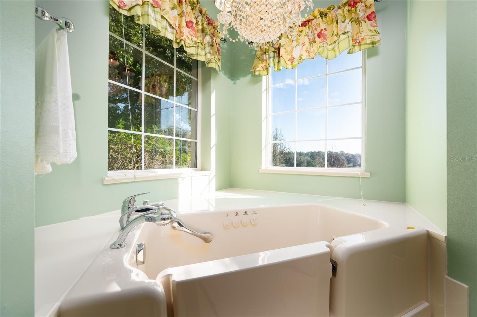 Image 46 of 86 For 11715 90th Avenue