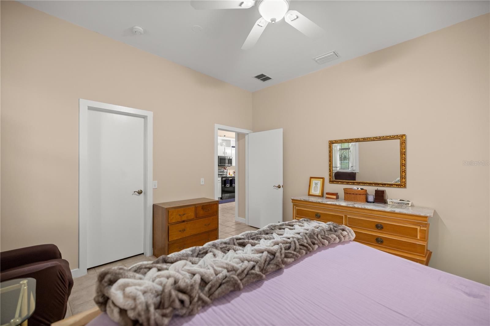 Image 11 of 38 For 5475 194th Avenue