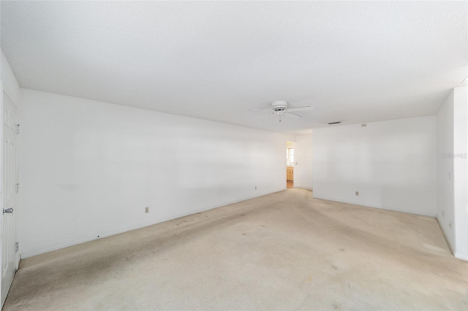 Image 12 of 38 For 9371 82nd Terrace E