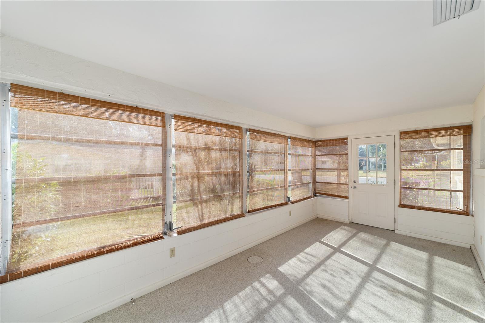 Image 33 of 38 For 9371 82nd Terrace E