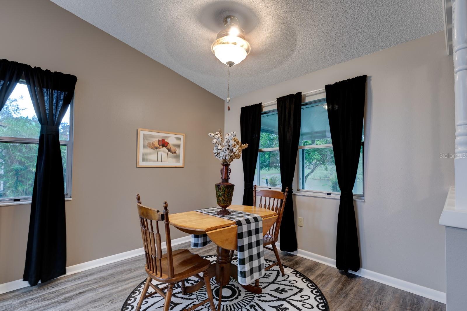 Image 11 of 40 For 16 Easter Ross Court