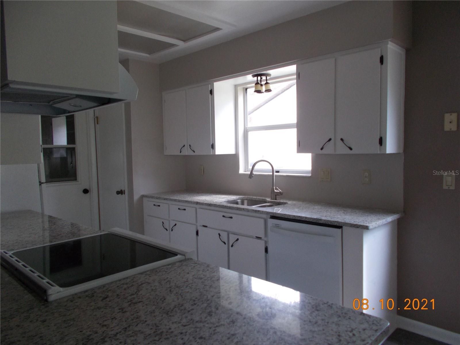 Image 15 of 40 For 16 Easter Ross Court