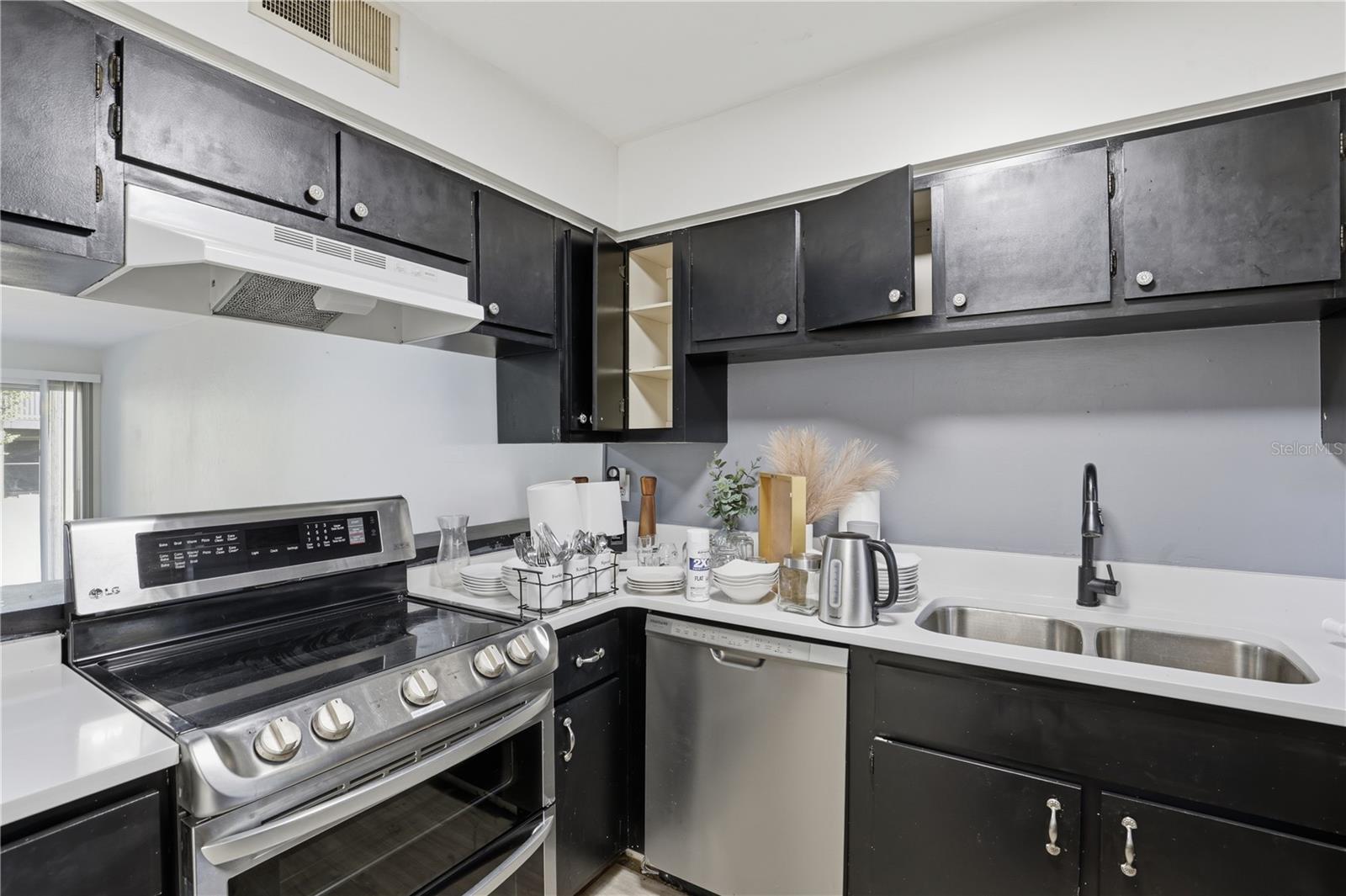 Image 10 of 23 For 4411 34th Street 906