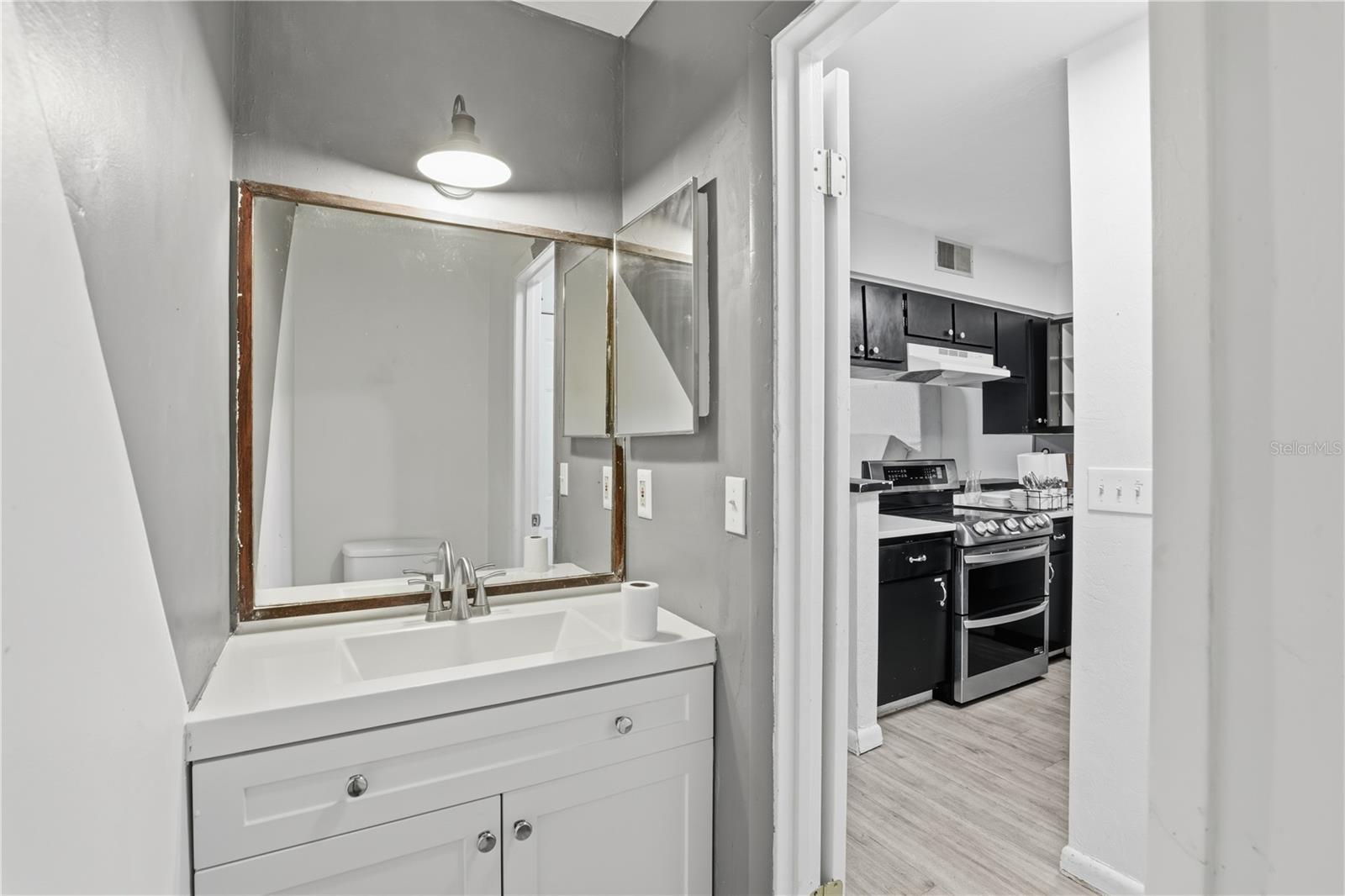 Image 14 of 23 For 4411 34th Street 906