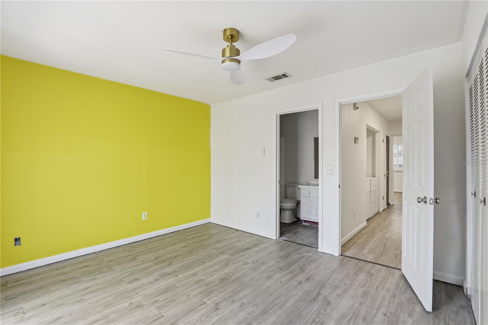 Image 15 of 23 For 4411 34th Street 906