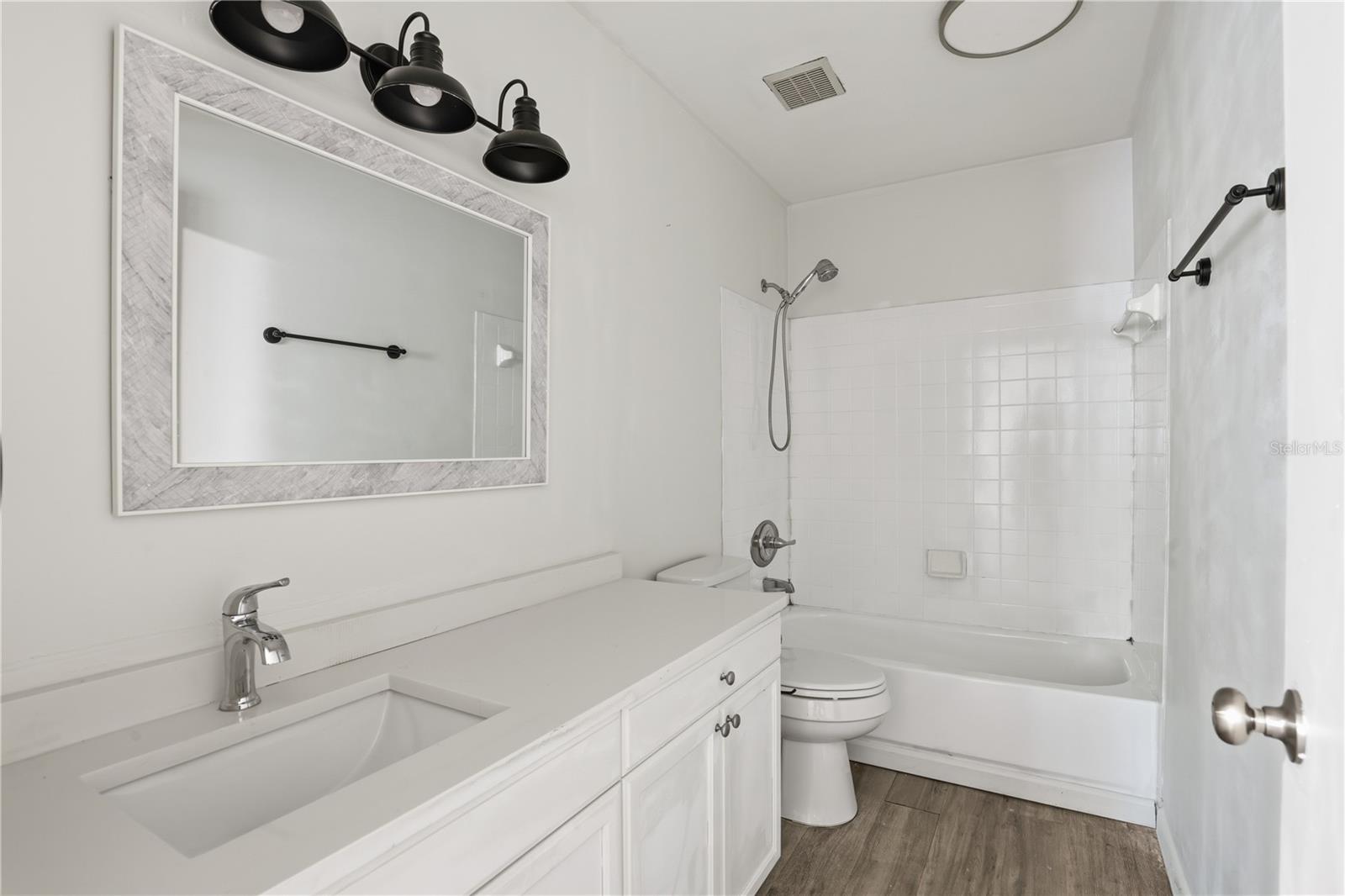 Image 18 of 23 For 4411 34th Street 906