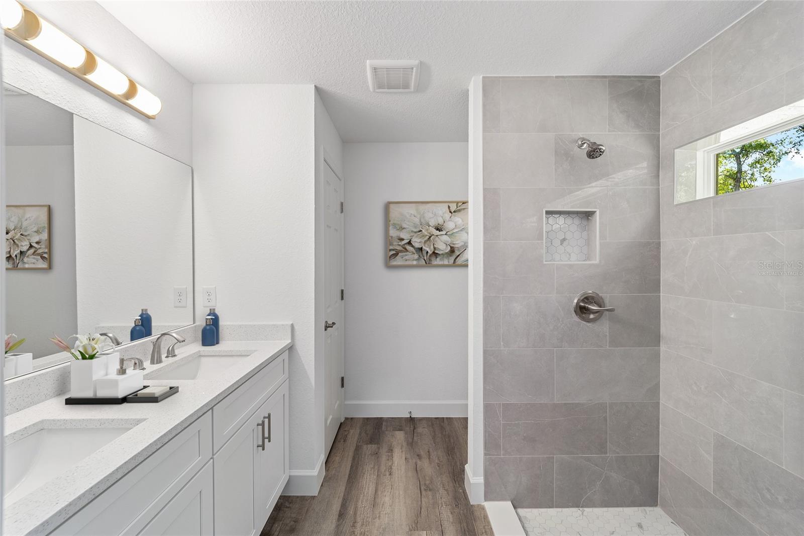 Image 7 of 27 For 5761 62nd Avenue