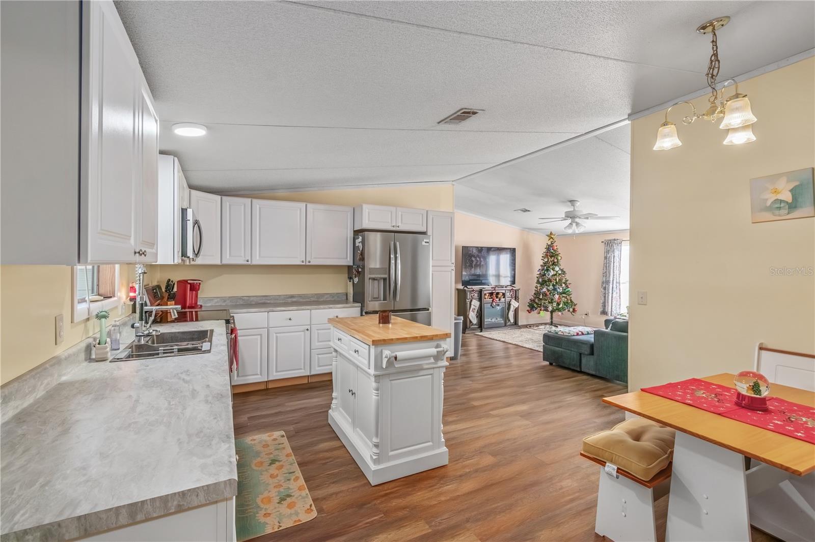 Image 15 of 36 For 6601 84 Street