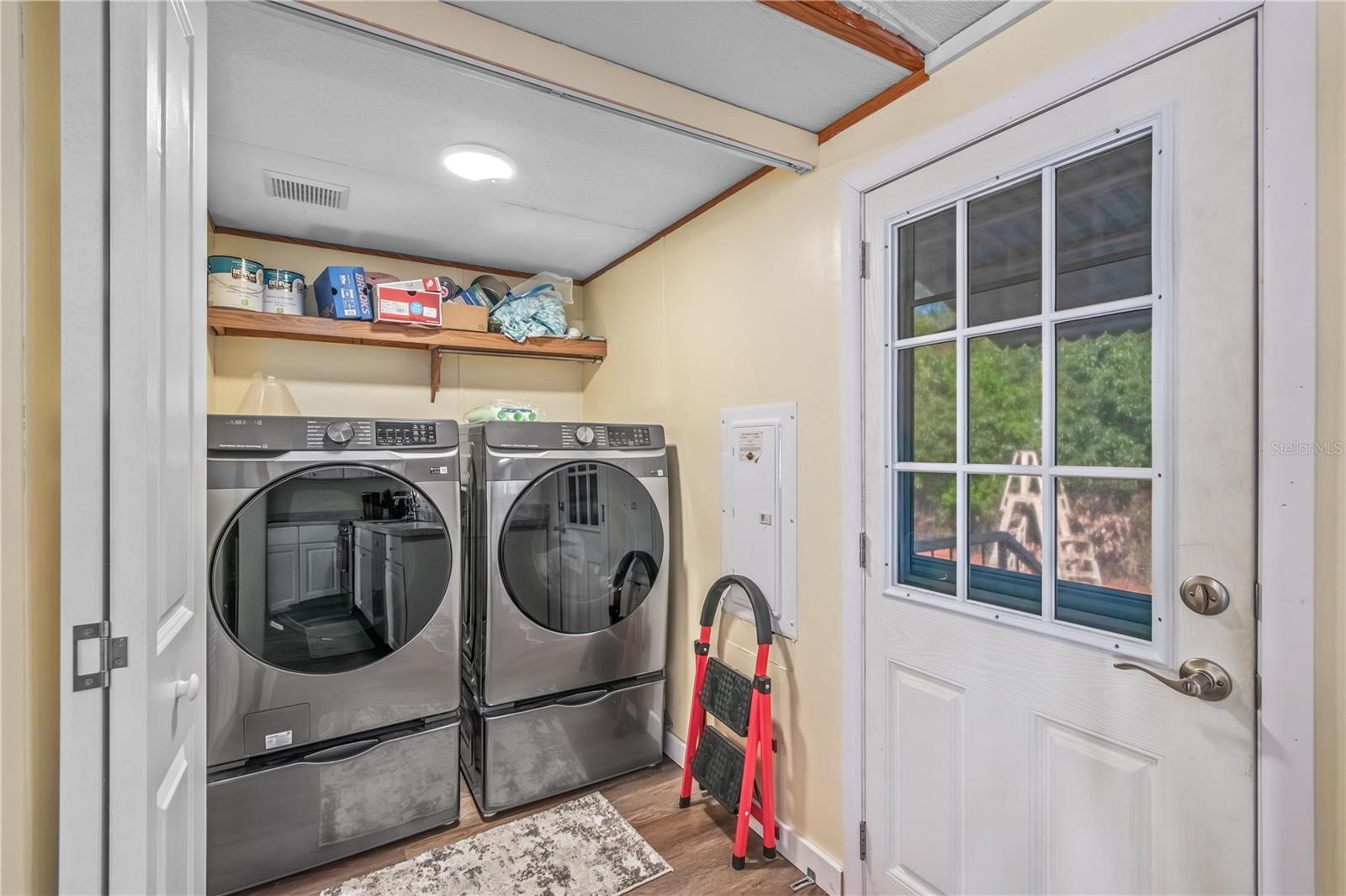 Image 22 of 36 For 6601 84 Street