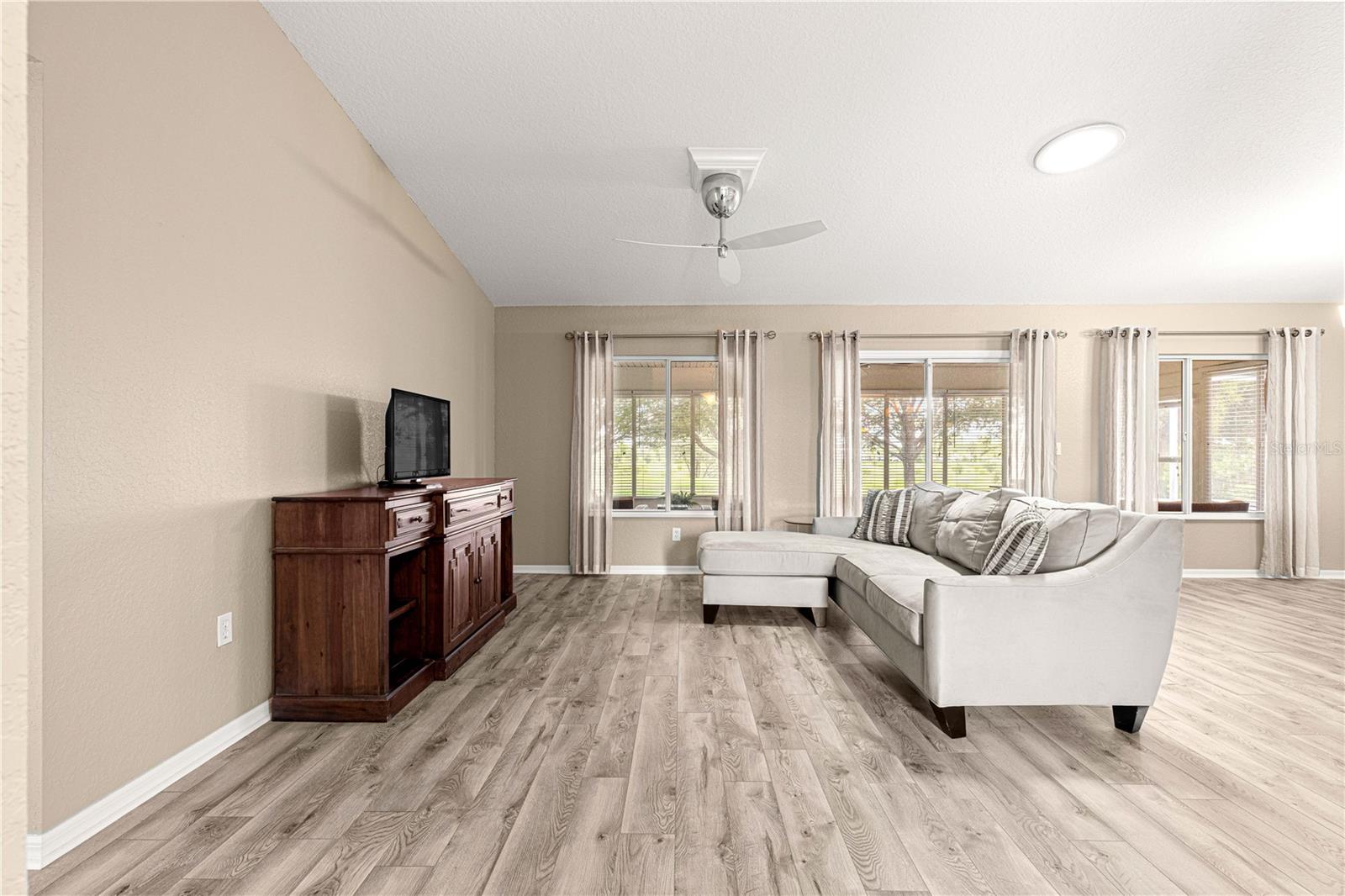 Image 5 of 56 For 13835 85th Circle